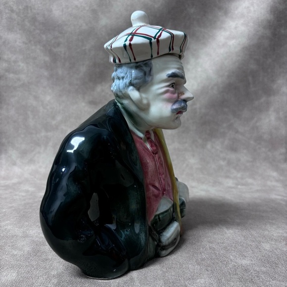 Eton Japan Figural Man Decanter Original Label
8x8x4 - Picture 5 of 8